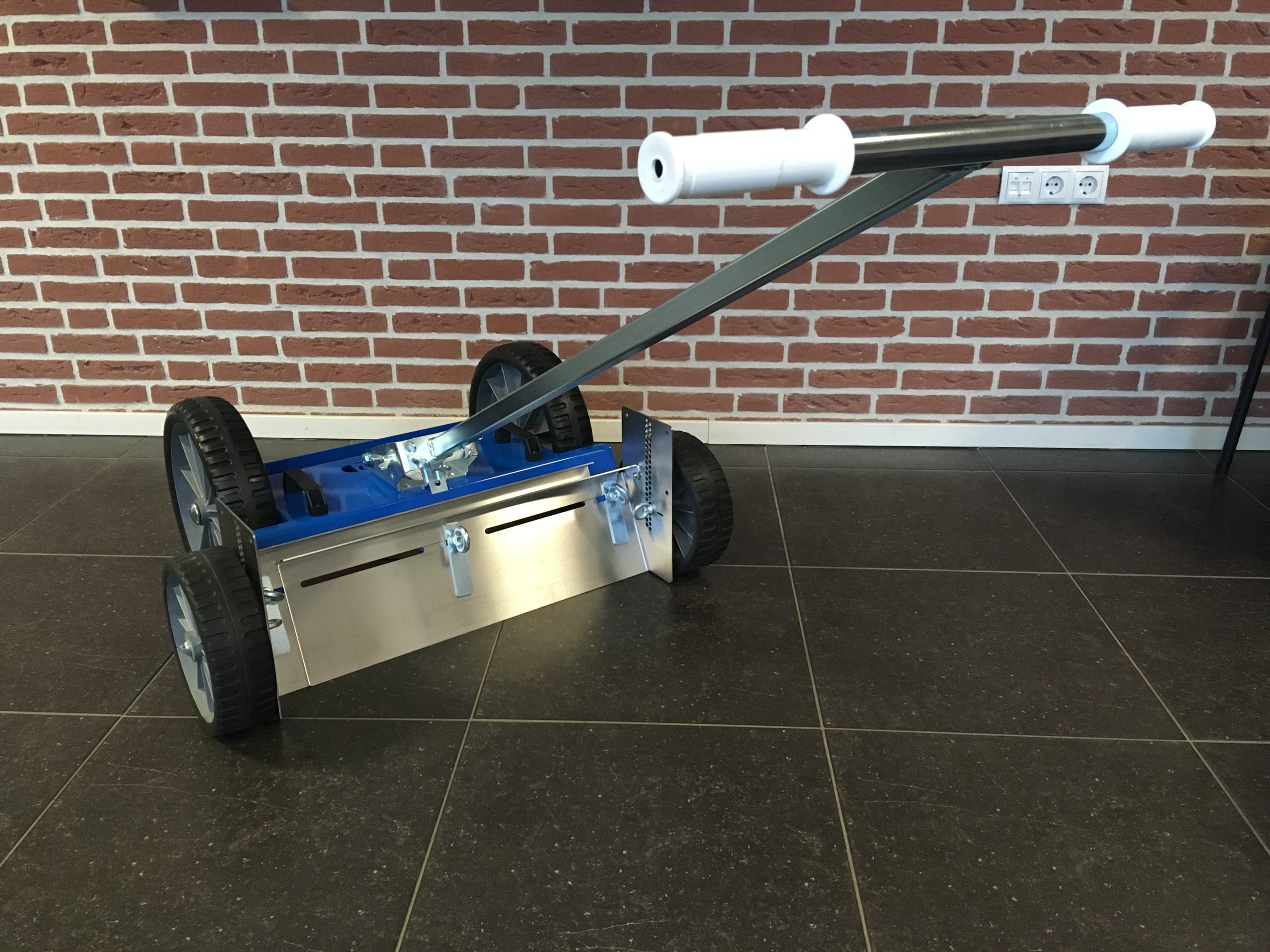 Keeroo Handgrader 712A